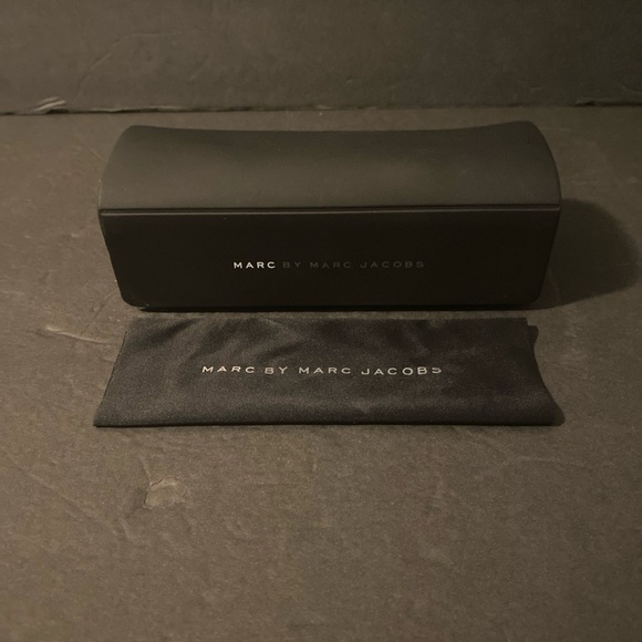 Marc Jacobs Accessories - Marc By Marc Jacobs Sunglass Case + Cloth